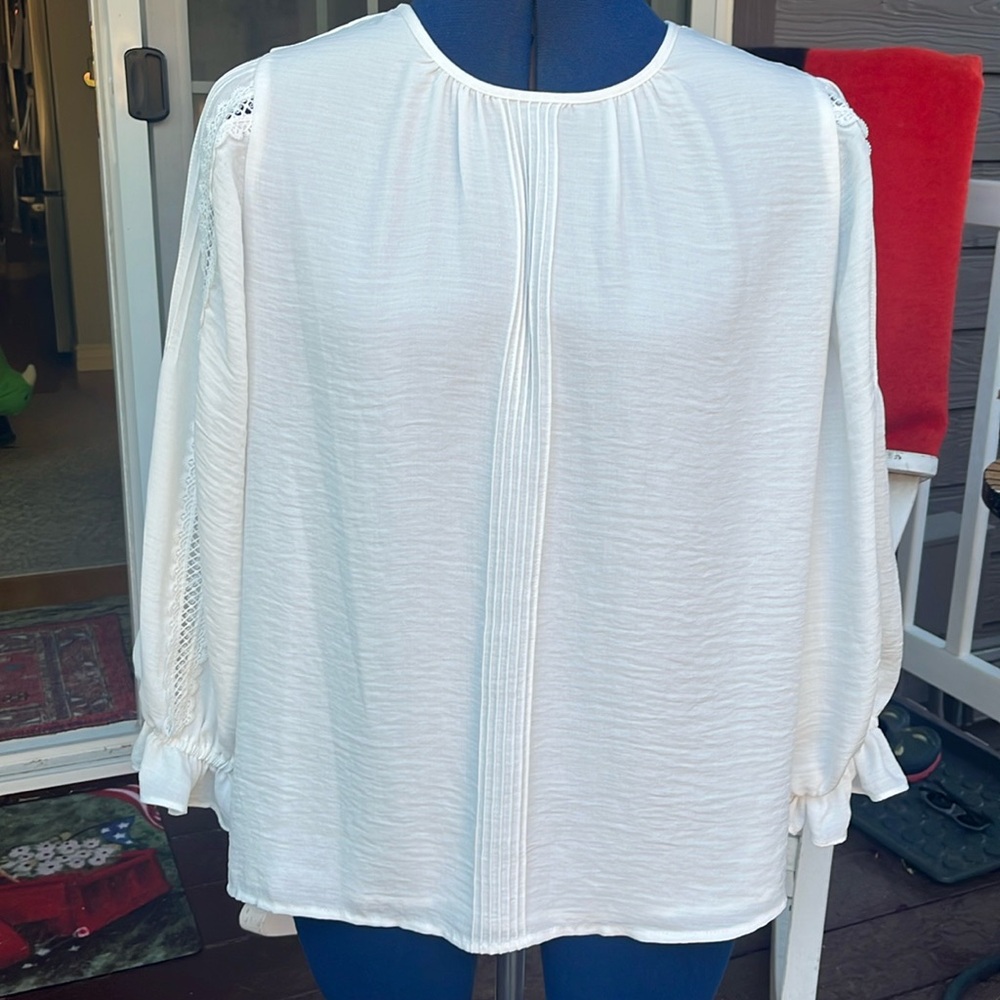 Vince Camuto Women’s blouse